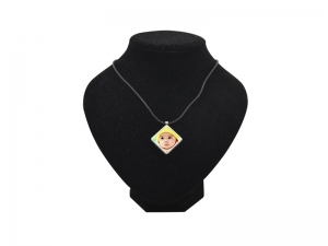 Diamond-shaped Necklace